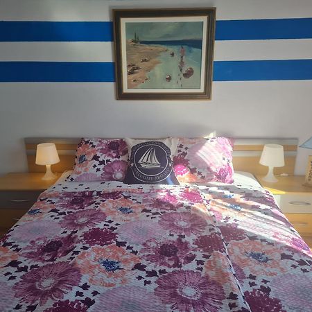 Apartmani Elena Malinska Zewnętrze zdjęcie