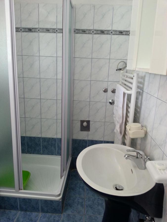 Apartmani Elena Malinska Zewnętrze zdjęcie