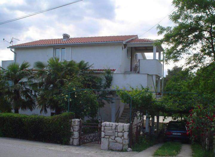 Apartmani Elena Malinska Zewnętrze zdjęcie
