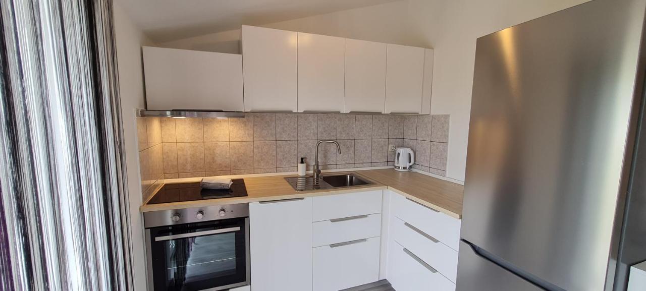 Apartmani Elena Malinska Pokój zdjęcie