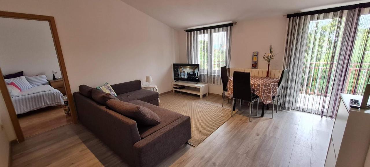 Apartmani Elena Malinska Zewnętrze zdjęcie