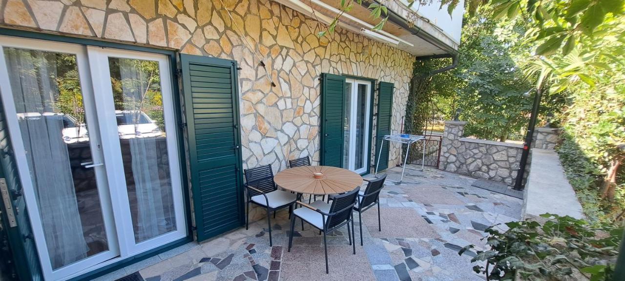 Apartmani Elena Malinska Zewnętrze zdjęcie